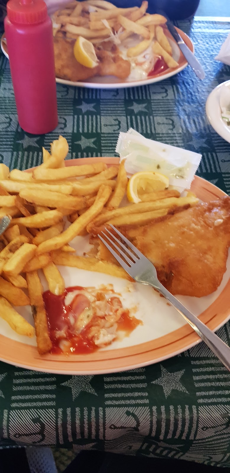 Bronte Fish & Chips | 2313 Lakeshore Rd W, Oakville, ON L6L 1H2, Canada | Phone: (905) 827-1644