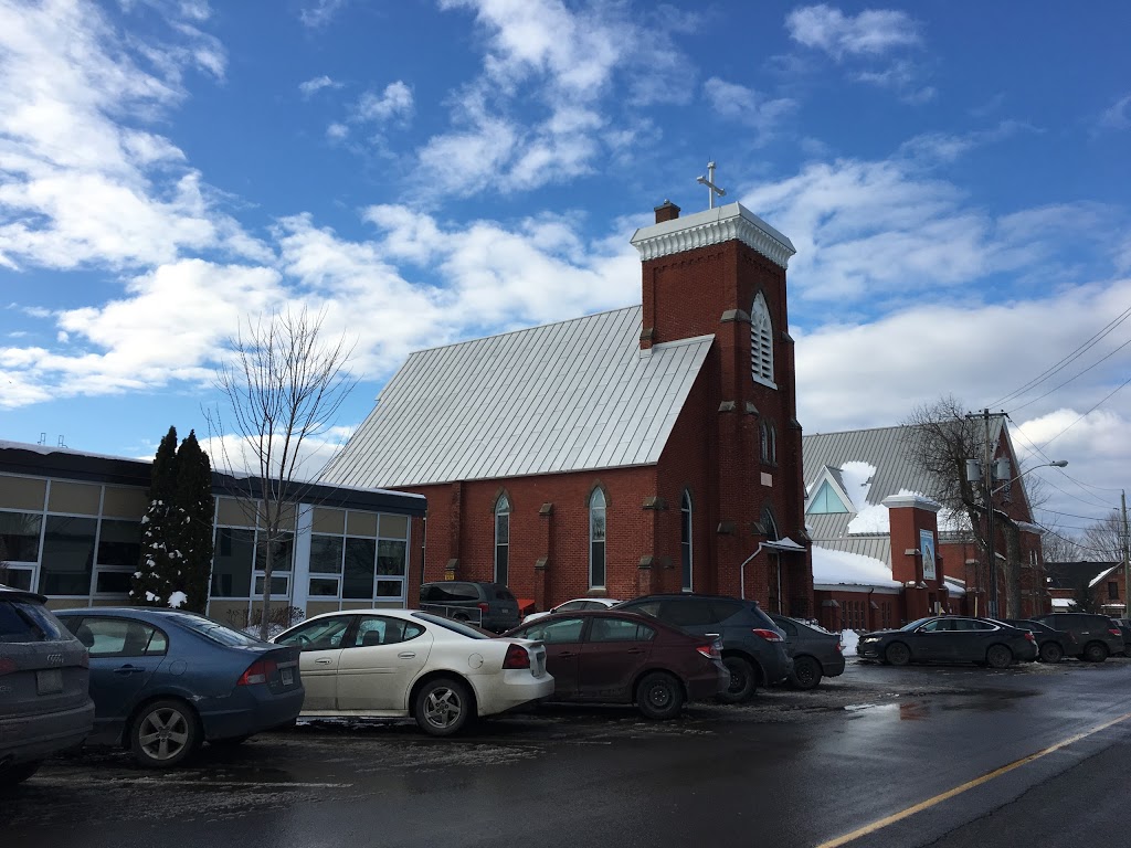 St. Marys School | 4 Hawthorne Ave, Carleton Place, ON K7C 3A9, Canada | Phone: (613) 257-1538