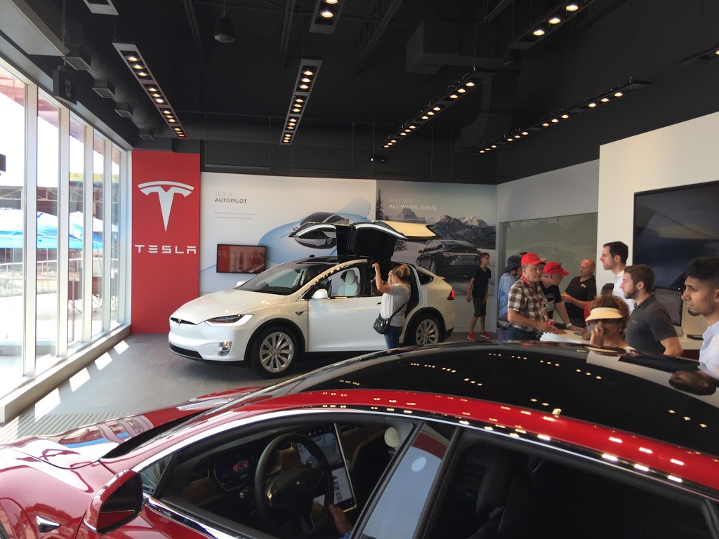 Tesla Oakville Showroom | 225 Wyecroft Rd, Oakville, ON L6K 3S3, Canada | Phone: (289) 328-1402