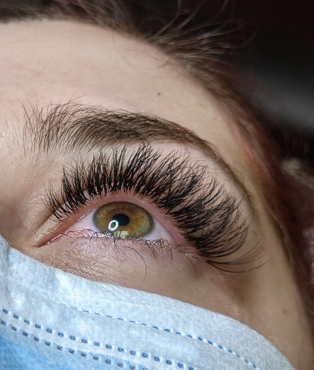 Styliste extension de cils Léna | 625 Chem. du Lac Lanthier E, Rivière-Rouge, QC J0T 1T0, Canada | Phone: (514) 506-2800