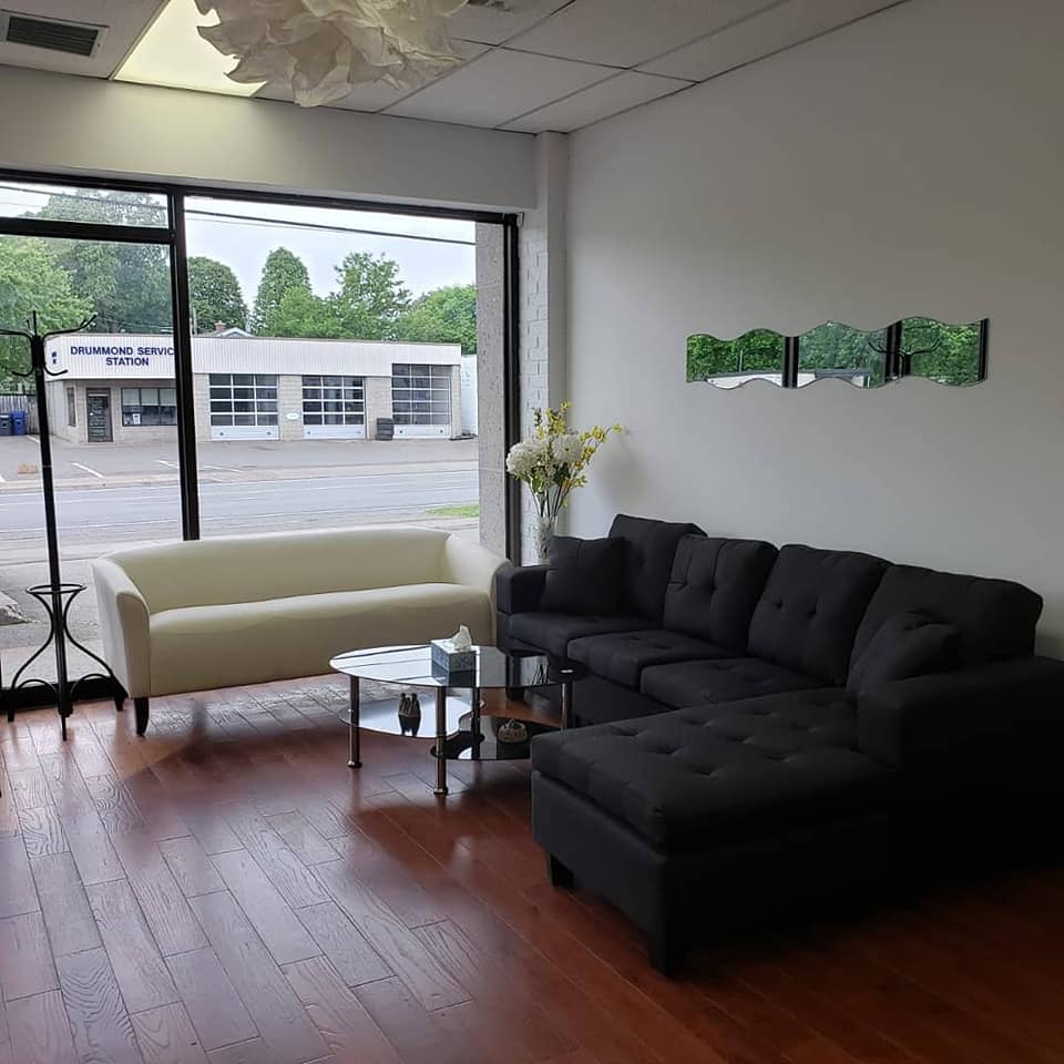 shears and clippers family hair and beauty lounge | 6710 Drummond Rd #3, Niagara Falls, ON L2J 4P1, Canada | Phone: (289) 990-7787
