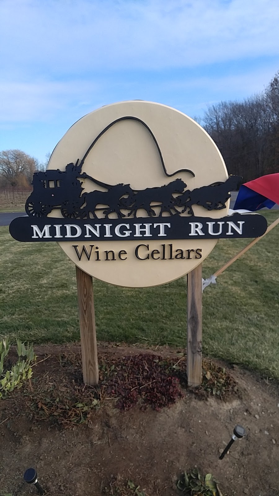 Midnight Run Wine Cellars LLC | 3301 Braley Rd, Ransomville, NY 14131, USA | Phone: (716) 751-6200