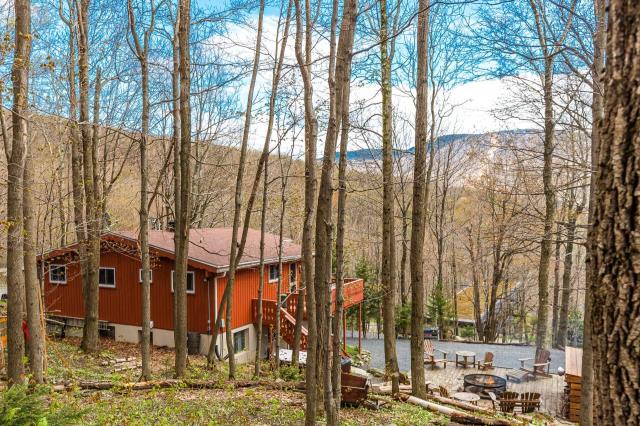 Helenas Cottage | 272 Chem. Priest, Sutton, QC J0E 2K0, Canada | Phone: (514) 995-7386