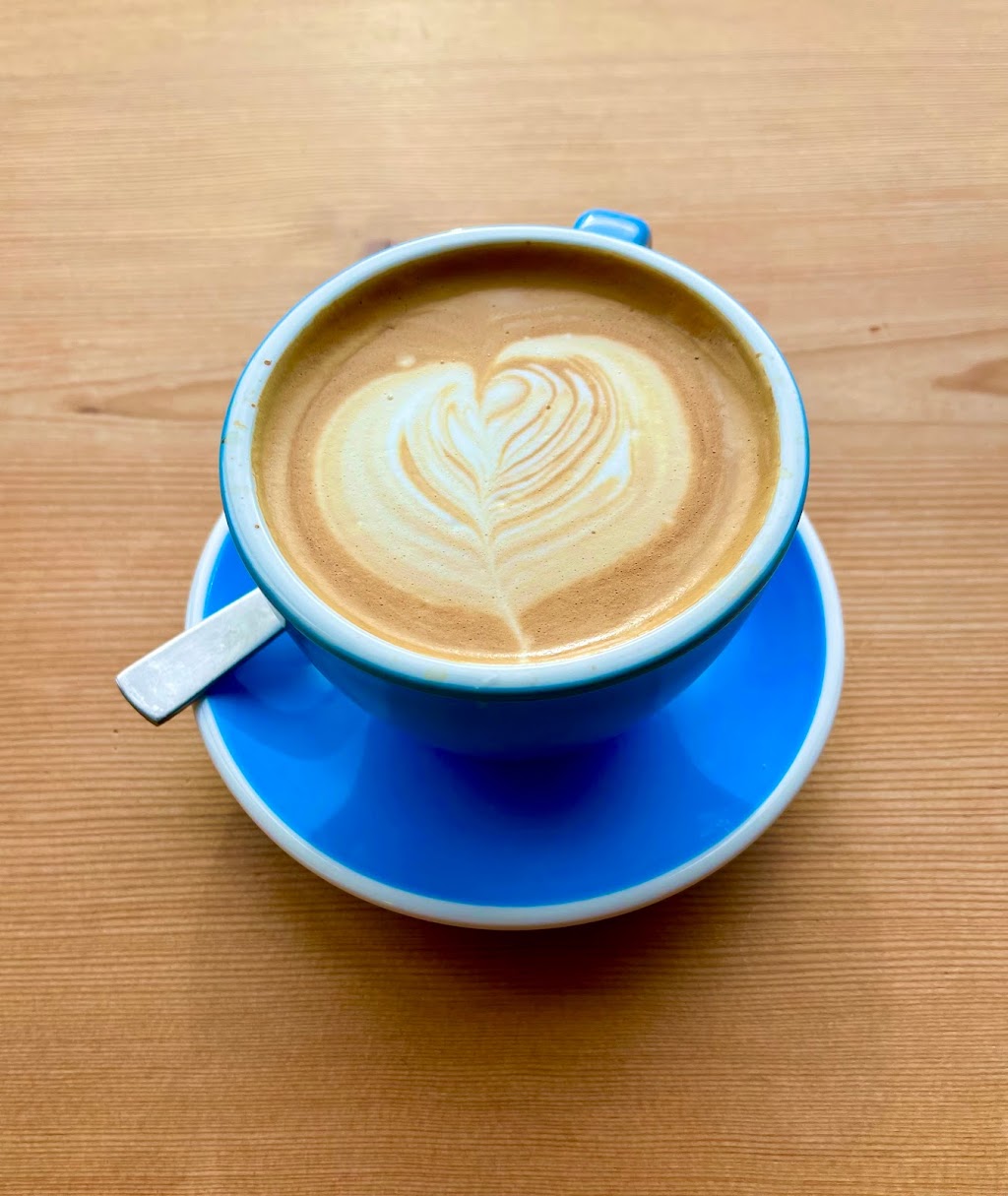 32 Lakes Cafe and Bakery | 4707 Marine Ave, Powell River, BC V8A 2L2, Canada | Phone: (604) 489-3282