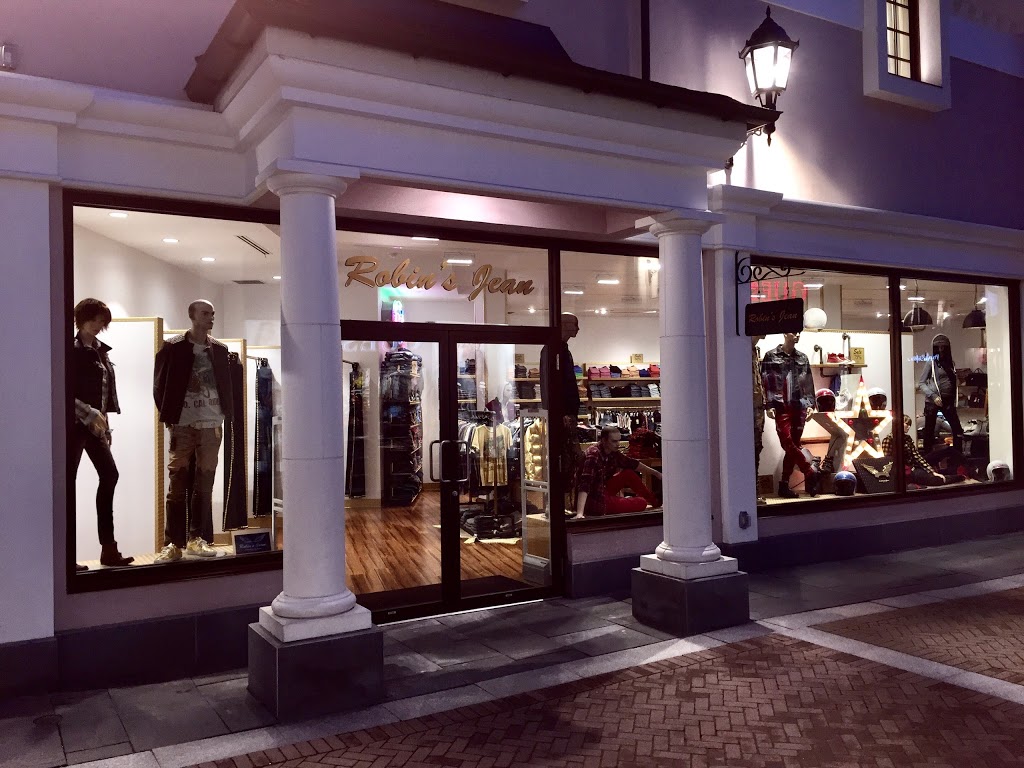 Robins Jean Store Vancouver CA | 7899 Templeton Station Rd, Richmond, BC V7B 0B7, Canada | Phone: (604) 276-1700