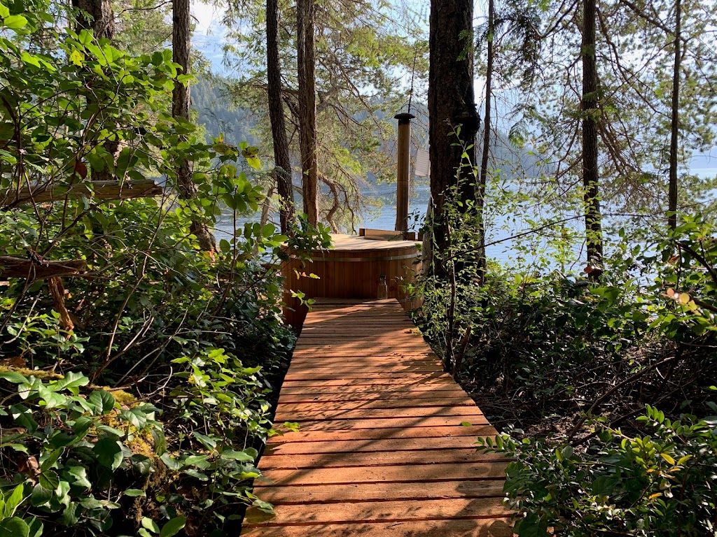 Nile Point Retreat | 123 Agnew Passage Shoreline, Egmont, BC V0N 1N0, Canada | Phone: (604) 723-4102