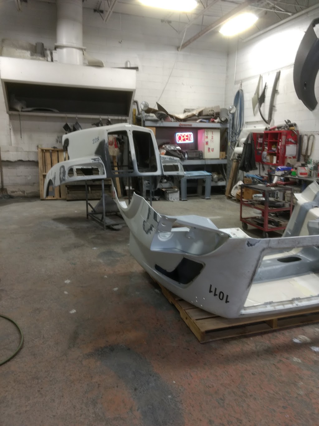 Co-Up Heavy Equipment & Auto Body Repairs | 7405 Kimbel St, Mississauga, ON L4T 3M6, Canada | Phone: (905) 671-3647