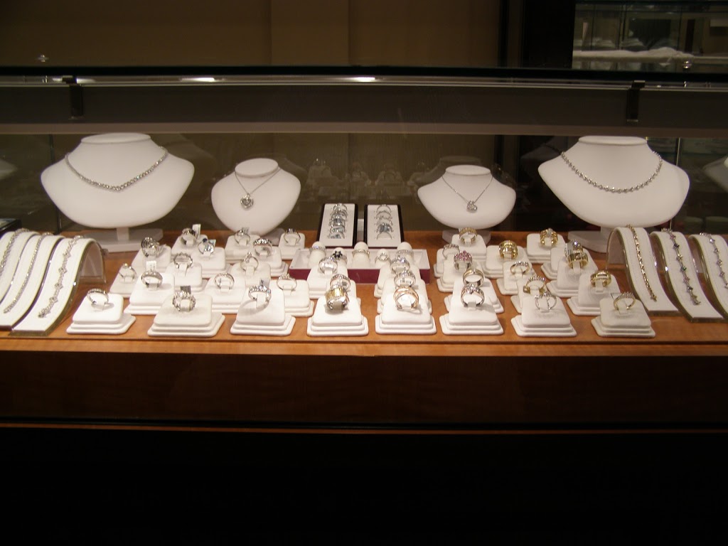 Magdor Joaillier Diamantaire | 484 Boulevard Beaconsfield, Beaconsfield, QC H9W 4C4, Canada | Phone: (514) 694-3395