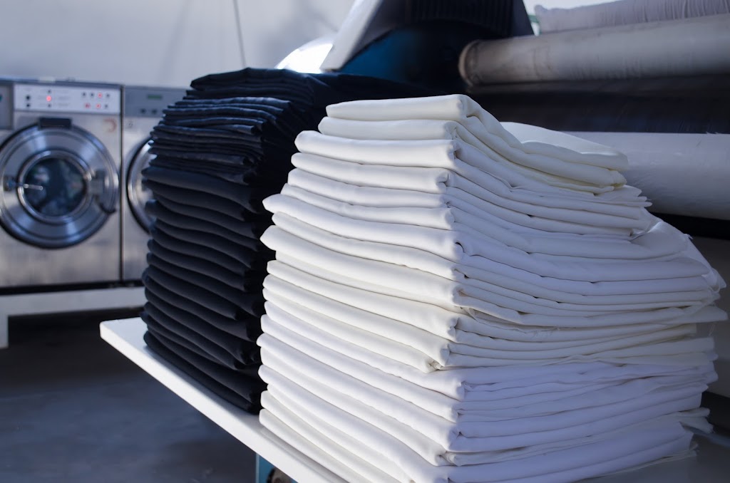 Nettoyeur Tournesol Laundry Services | 771 Av. Lajoie, Dorval, QC H9P 1G7, Canada | Phone: (514) 519-2695
