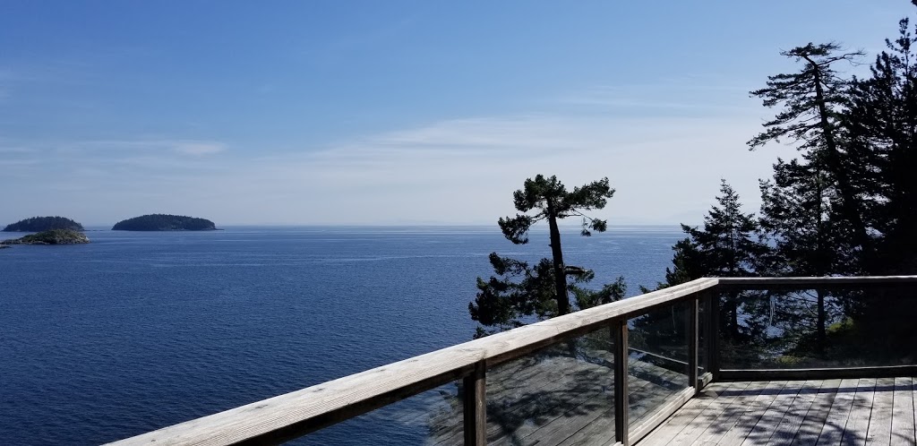 Eagles Perch Bed & Breakfast | 286 Arbutus Reach, Gibsons, BC V0N 1V8, Canada | Phone: (909) 859-4757