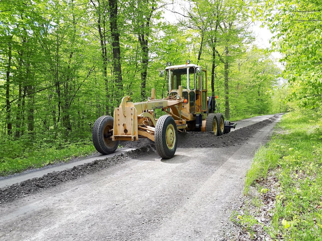 Hales Excavation & Trucking Ltd. | 8781 County Rd 42, Newboro, ON K0G 1P0, Canada | Phone: (613) 273-9173