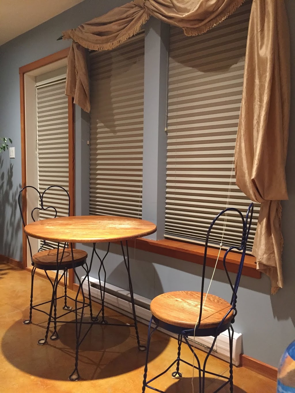 Arbutus Bluff Bed and Breakfast | 1425 Coats Dr, Gabriola, BC V0R 1X6, Canada | Phone: (250) 247-9170