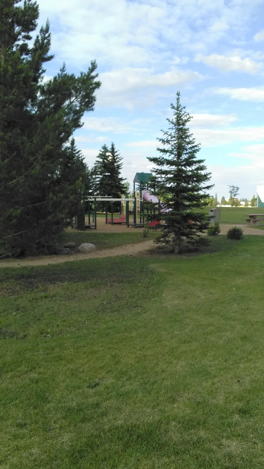Overlanders School | 1150 Hermitage Rd NW, Edmonton, AB T5A 4L4, Canada | Phone: (780) 476-3361
