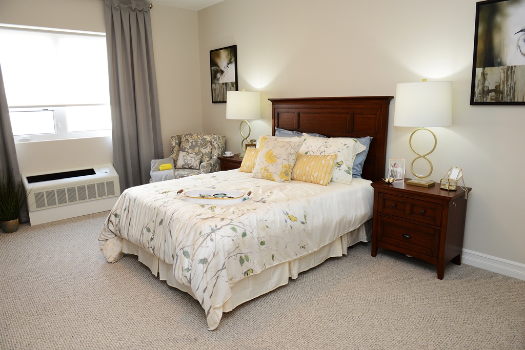 Seacliff Manor Retirement Residence | 30 Seacliff Dr E, Leamington, ON N8H 0E5, Canada | Phone: (519) 326-2624