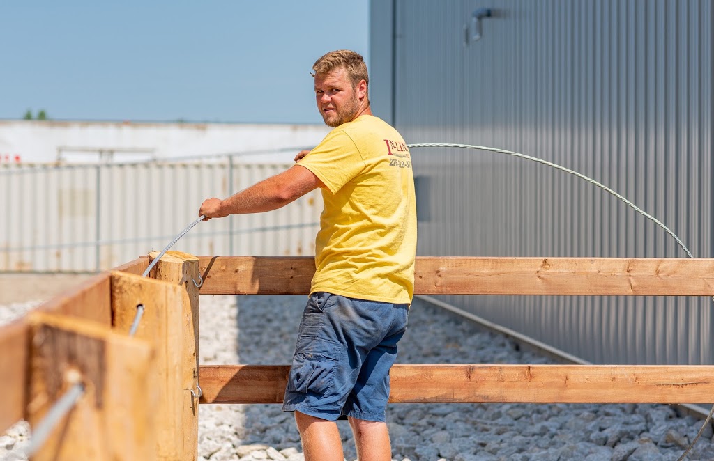 In-Line Fence | 405121 Beaconsfield Rd, Burgessville, ON N0J 1C0, Canada | Phone: (226) 228-3757