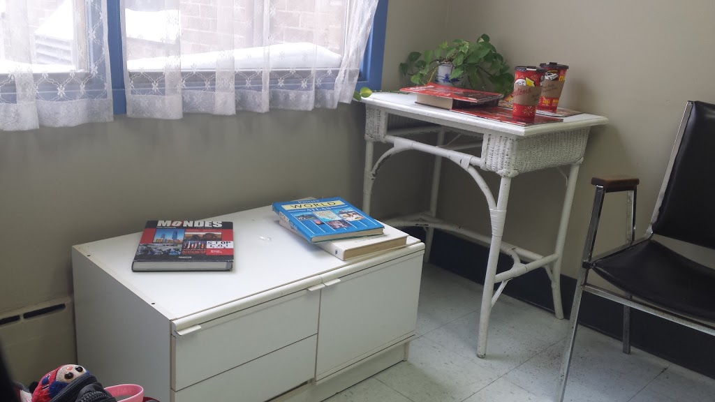 Centre Médical Fleury Wilson | 2157 Rue Fleury E, Montréal, QC H2B 1K1, Canada | Phone: (514) 858-6110