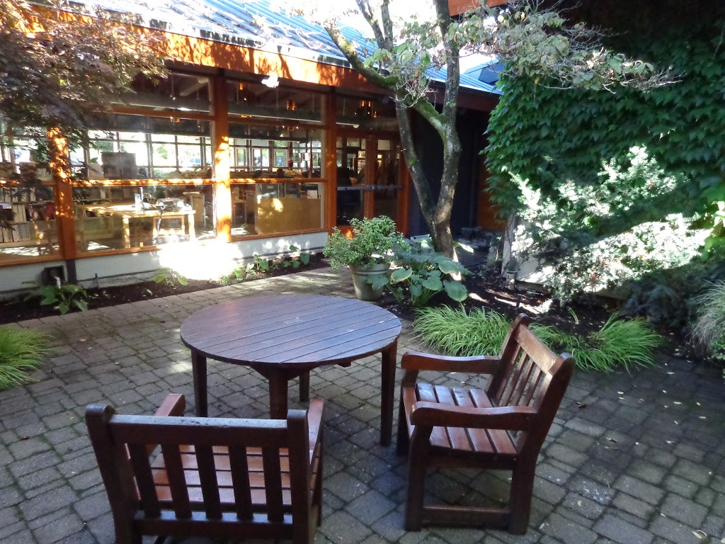 Memorial Library | 1950 Marine Dr, West Vancouver, BC V7V 1J8, Canada | Phone: (604) 925-7400