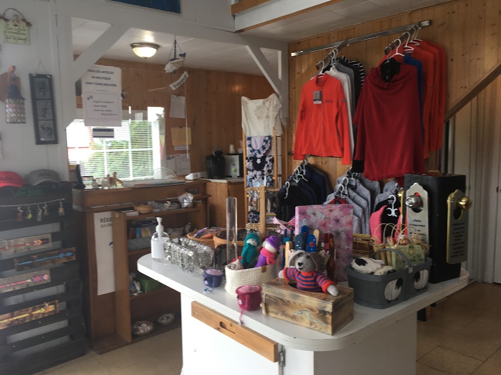 Boutique du Havre | 101 Rue de la Marina, Berthier-sur-Mer, QC G0R 1E0, Canada | Phone: (418) 259-1291