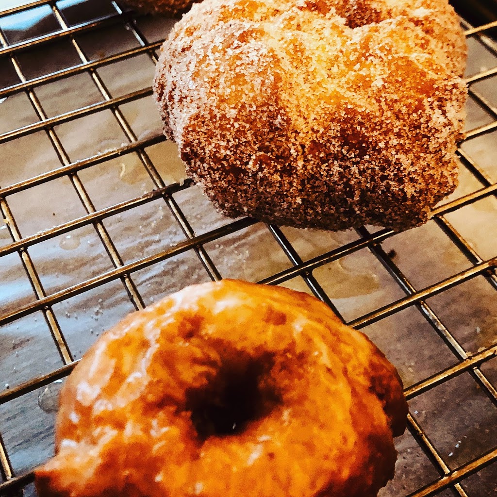 Mmm Donuts • Café & Bakery | 240 Bayview Dr unit 11, Barrie, ON L4N 4Y8, Canada | Phone: (705) 733-9000