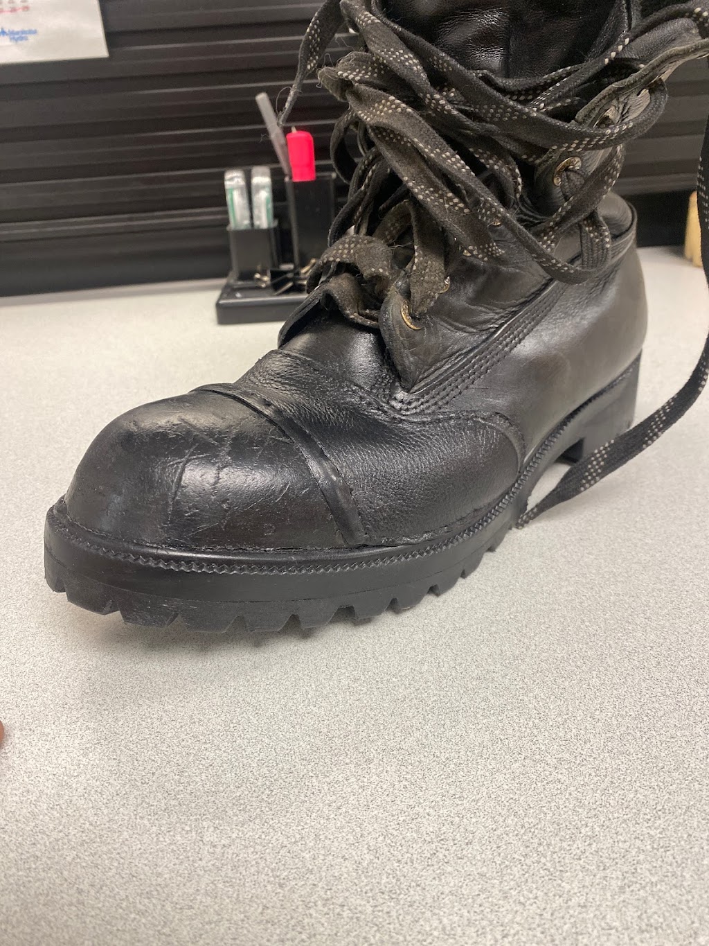 Niks Shoe Repair | 79 St Annes Rd, Winnipeg, MB R2M 2Y6, Canada | Phone: (204) 615-7694