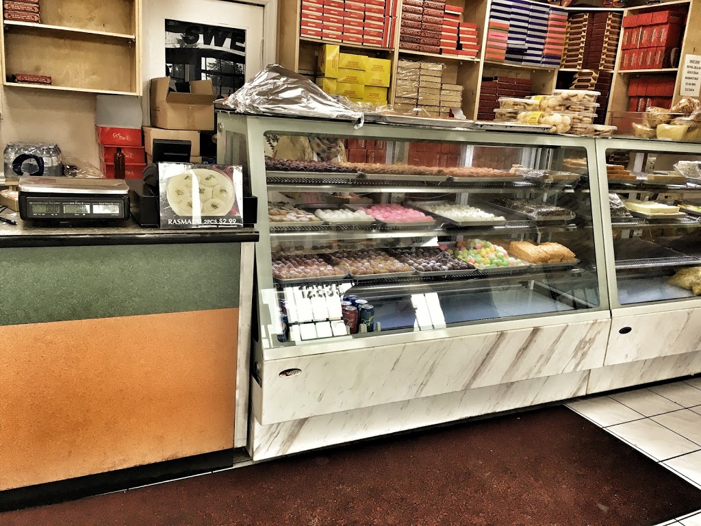 Pak Punjab Sweets & Samosa House | 12835 96 Ave, Surrey, BC V3V 6V9, Canada | Phone: (604) 585-8686