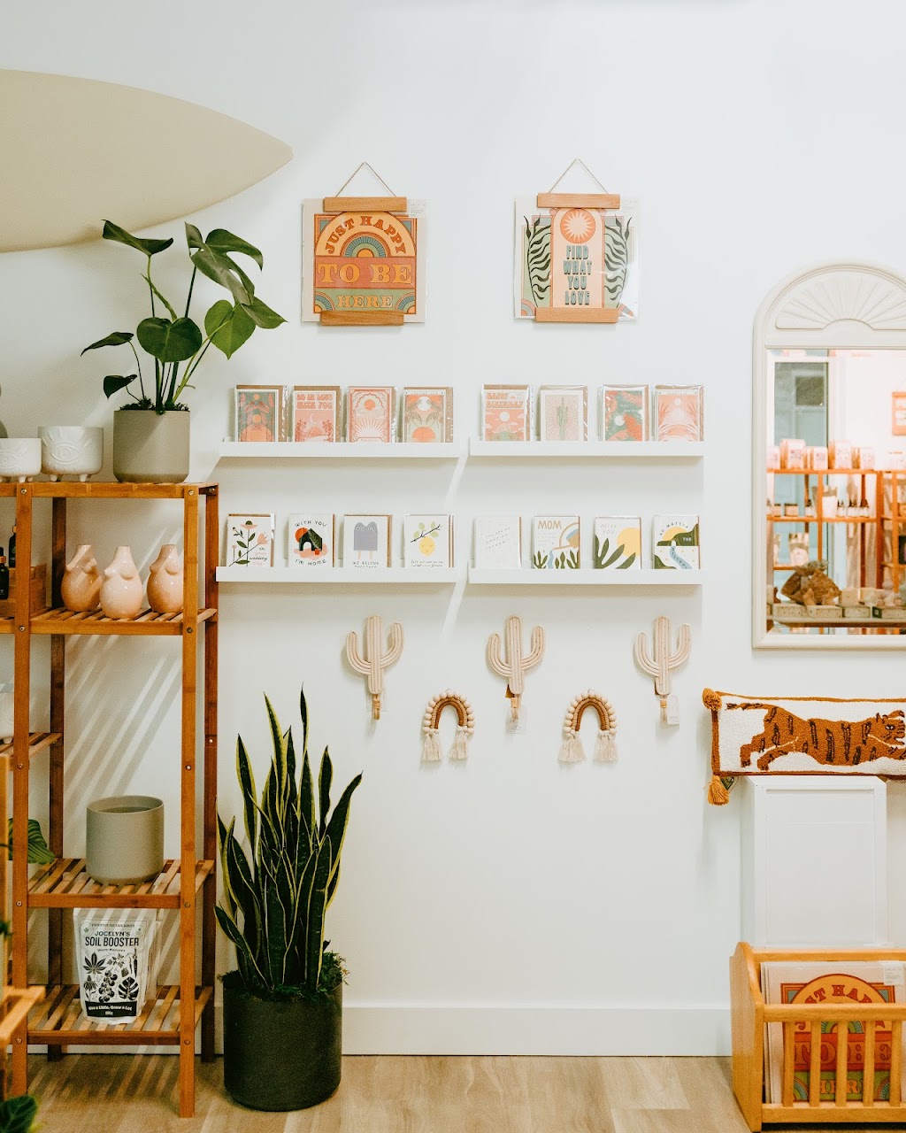 Grateful Gift Shop | 37830 3 Ave, Squamish, BC V8B 0R2, Canada | Phone: (877) 672-1447