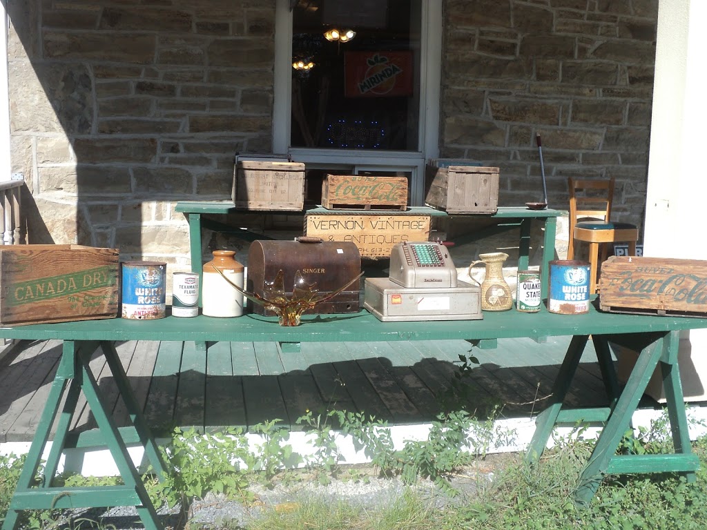 Vernon Vintage & Antiques | 2545 County Rd No 29, Pakenham, ON K0A 2X0, Canada | Phone: (613) 277-3446