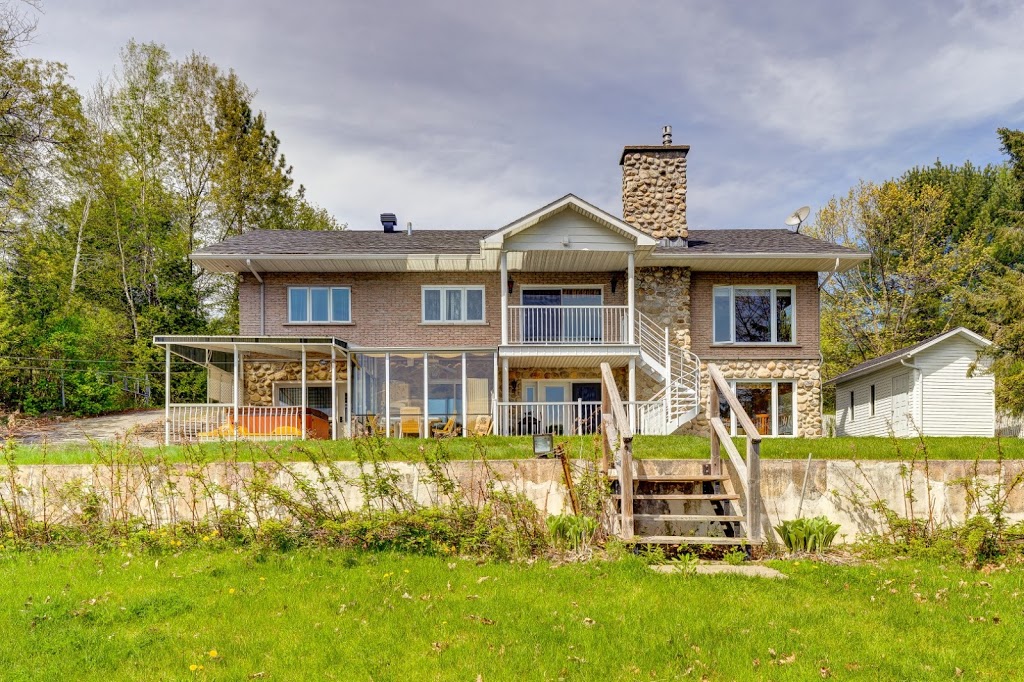 Chalet sur Lac Pontbriand | 6136 Avenue de lHorizon, Rawdon, QC J0K 1S0, Canada | Phone: (514) 839-3102