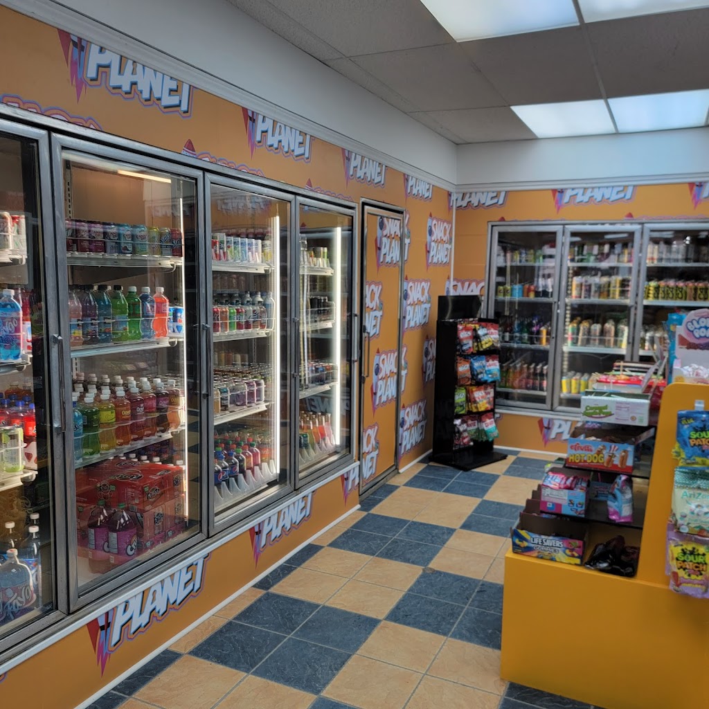 Snack Planet Sherbrooke | 9 Rue Wellington N, Sherbrooke, QC J1H 5A9, Canada | Phone: (819) 300-0795