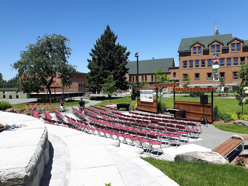 École secondaire du Verbe Divin | 1021 Rue Cowie, Granby, QC J2G 8W8, Canada | Phone: (450) 378-1074