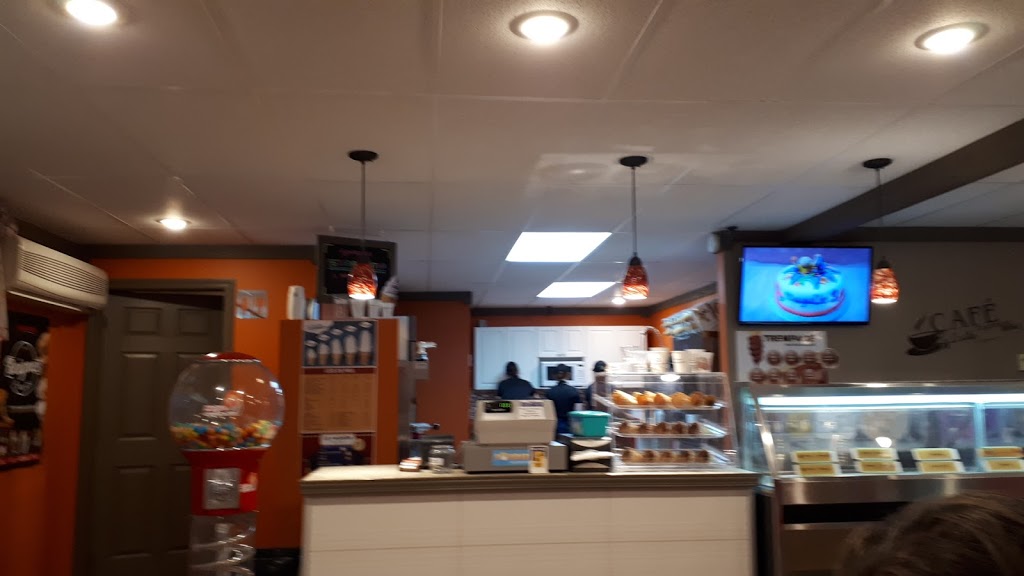 Aux ptites Gâteries | 1048 Rue Principale, Saint-Roch-de-lAchigan, QC J0K 3H0, Canada | Phone: (450) 588-5885