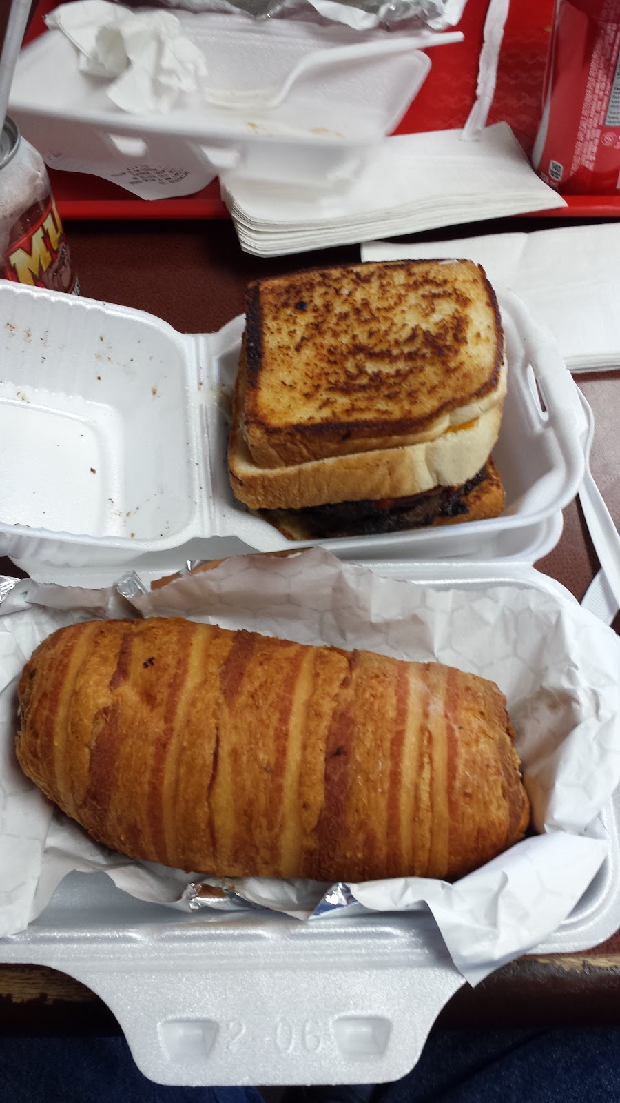 Lakeview Burger & Diner | 1076 Cedar St, Oshawa, ON L1J 3R9, Canada | Phone: (905) 728-1234