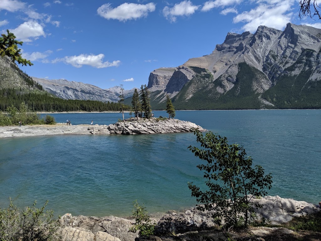 Lake Minnewanka Picnic Spot - Improvement District No. 9, AB T1L 1K2 ...