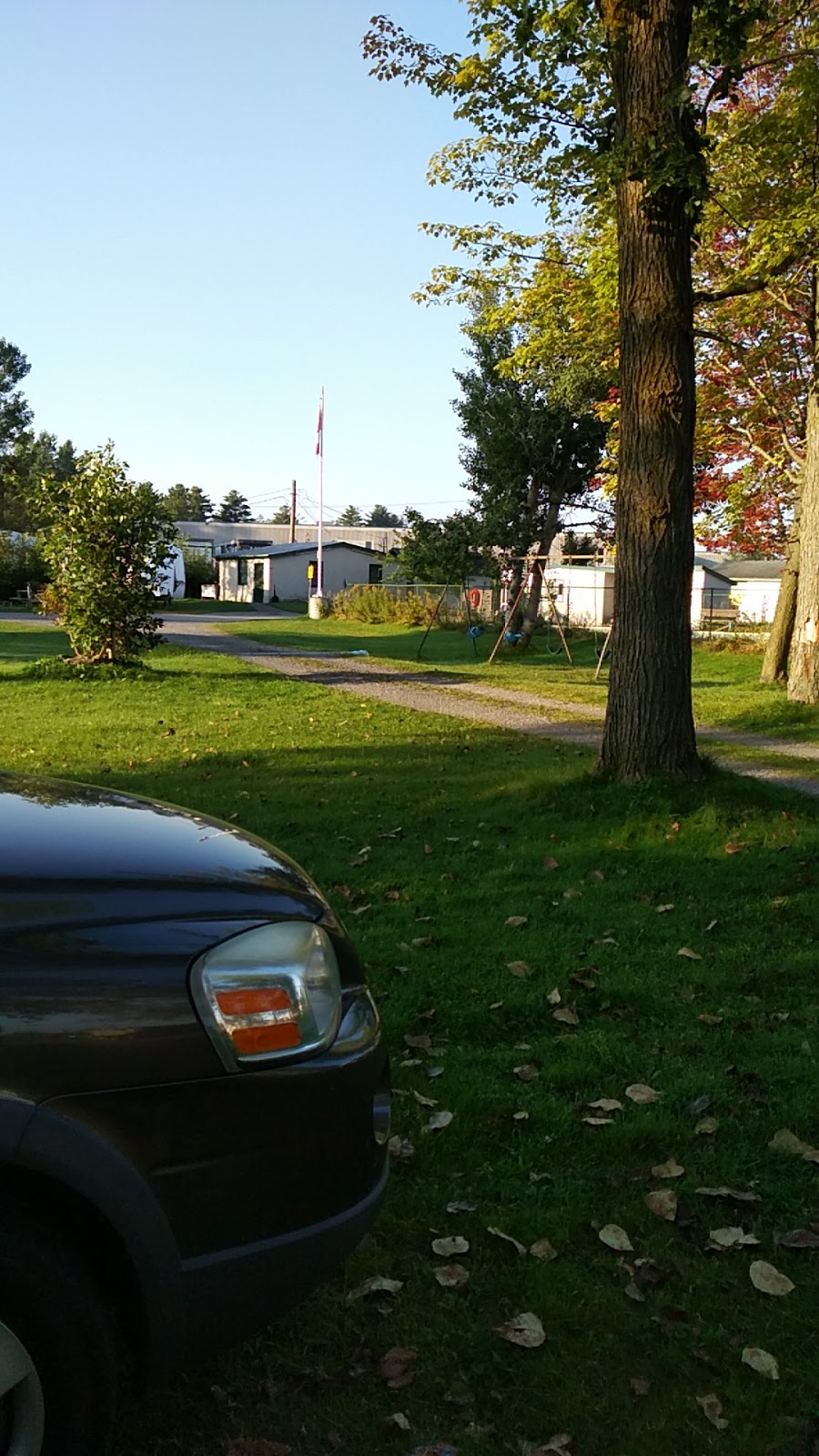 Rideau Heights Campsite | 38 Rideau Heights Dr, Nepean, ON K2E 7A6, Canada | Phone: (613) 226-4141