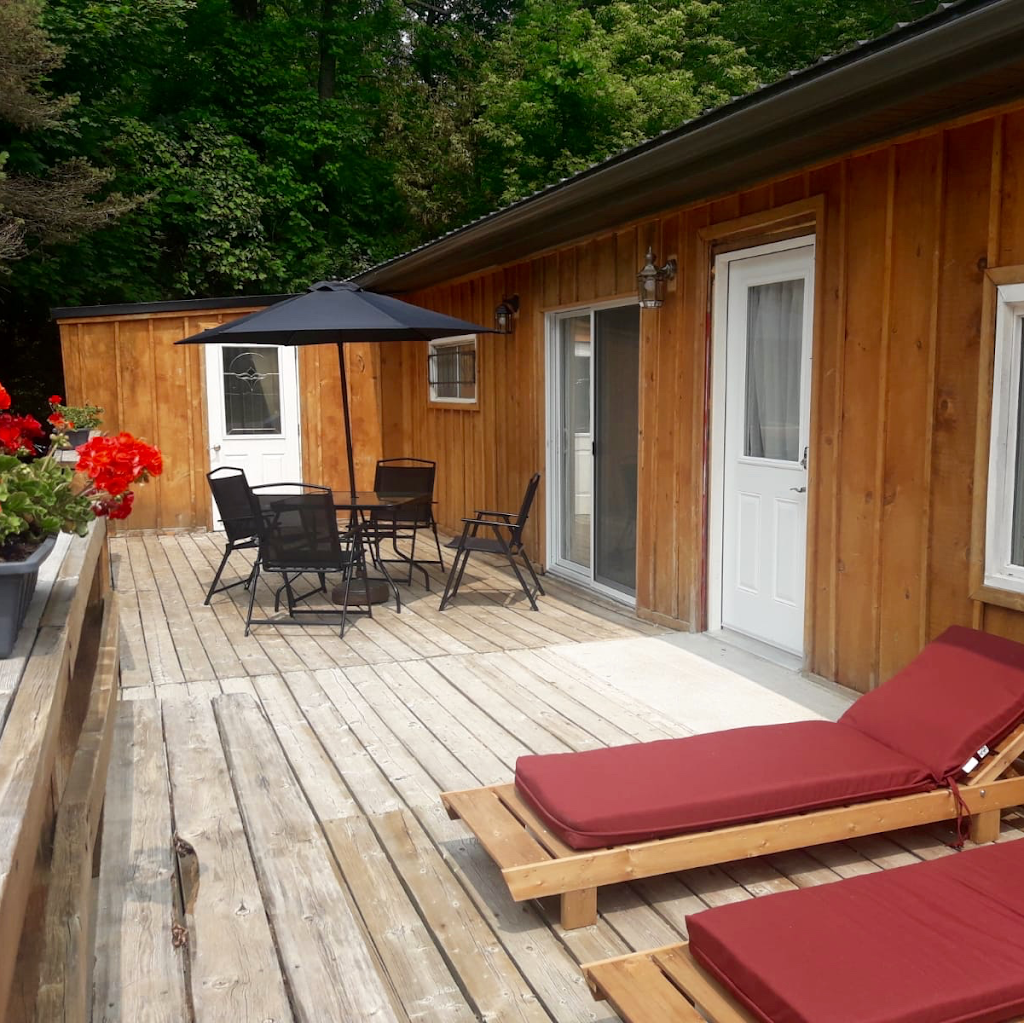 Port Franks Getaway - Pinery Bijou Suite | 7702 Clayton St, Port Franks, ON N0M 2L0, Canada | Phone: (519) 312-8905