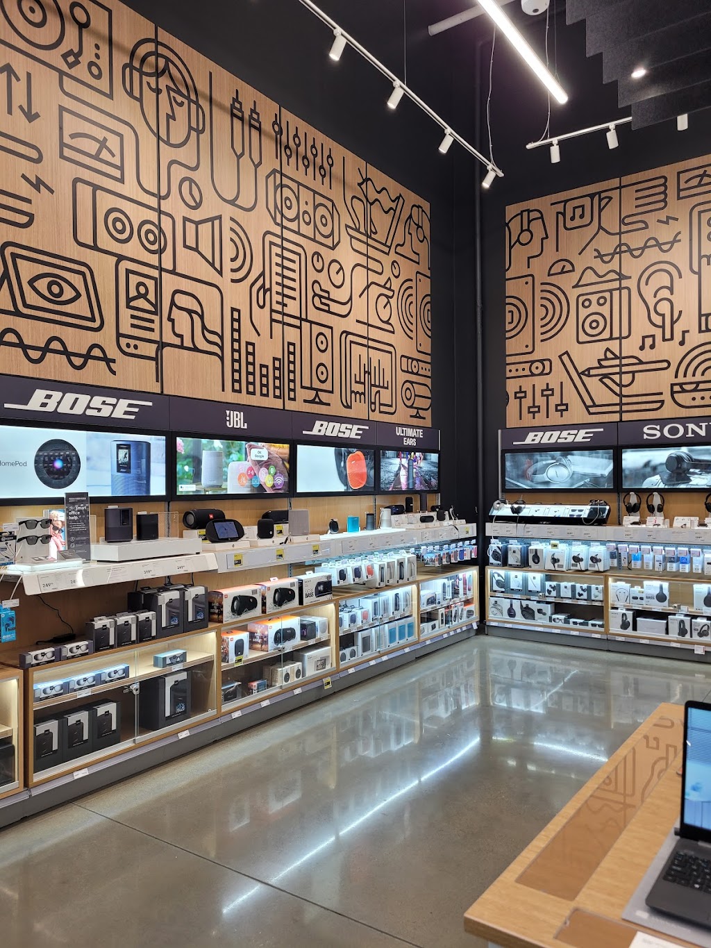 Staples | 250 E Hls Sq SE, Calgary, AB T2A 7A7, Canada | Phone: (403) 204-3644
