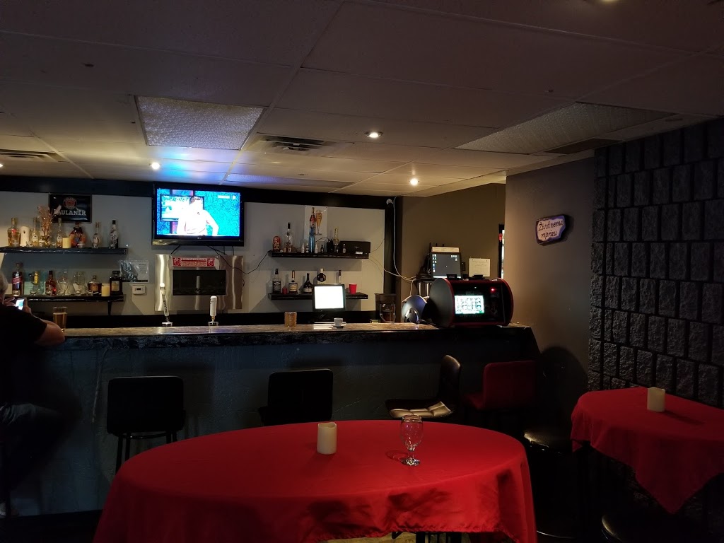 Krown Cafe | 962 Queenston Rd, Hamilton, ON L8G 3P7, Canada