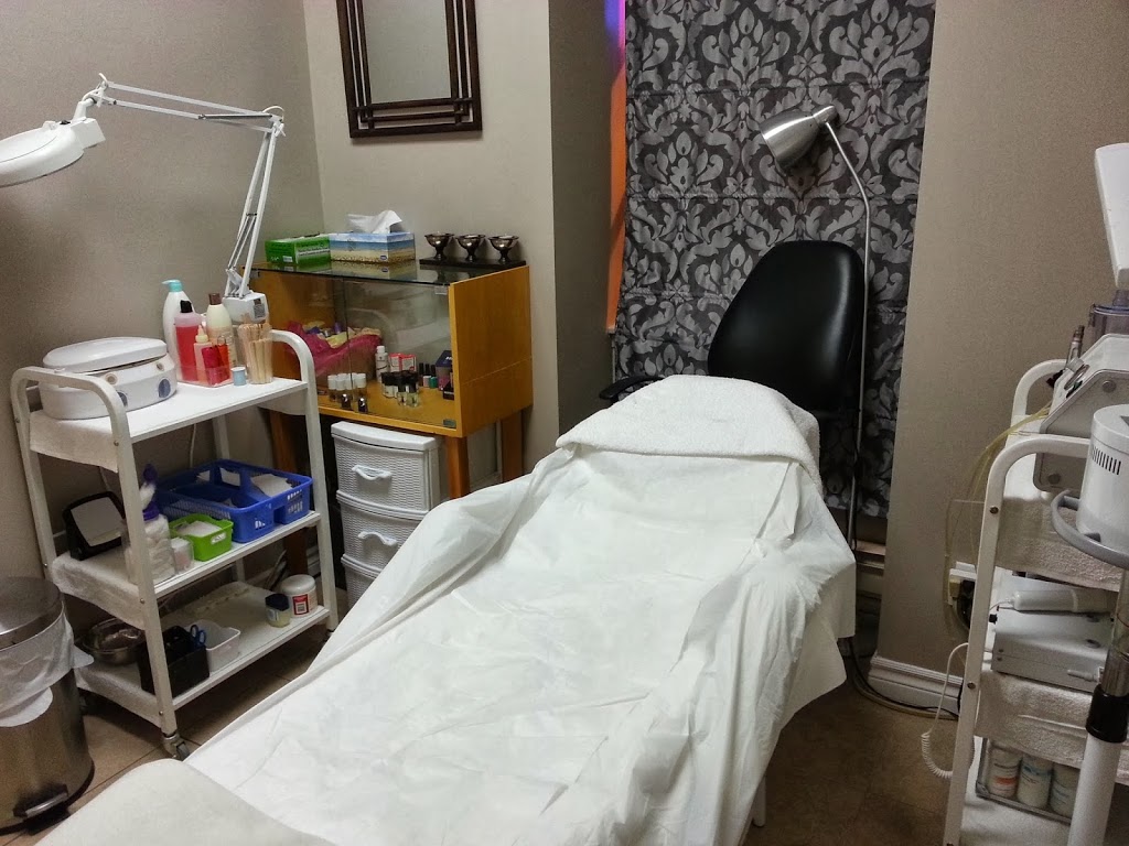 Saras Hairline | 4841 Leslie St, North York, ON M2J 2K8, Canada | Phone: (416) 493-2331