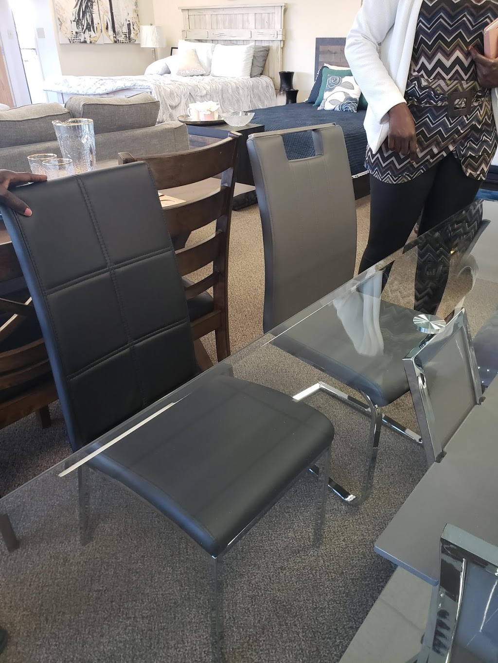 Splendid Furniture Rentals | 100-17811 106 Ave NW, Edmonton, AB T5S 2H1, Canada | Phone: (780) 802-3172