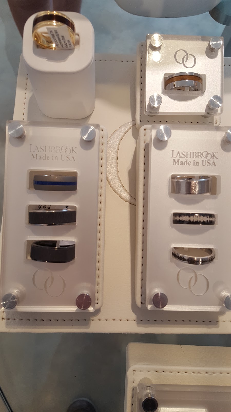 Mokada Custom Jewelry Design Studio | 530 Waterfront Dr #1, Winnipeg, MB R3B 0N4, Canada | Phone: (204) 415-5220