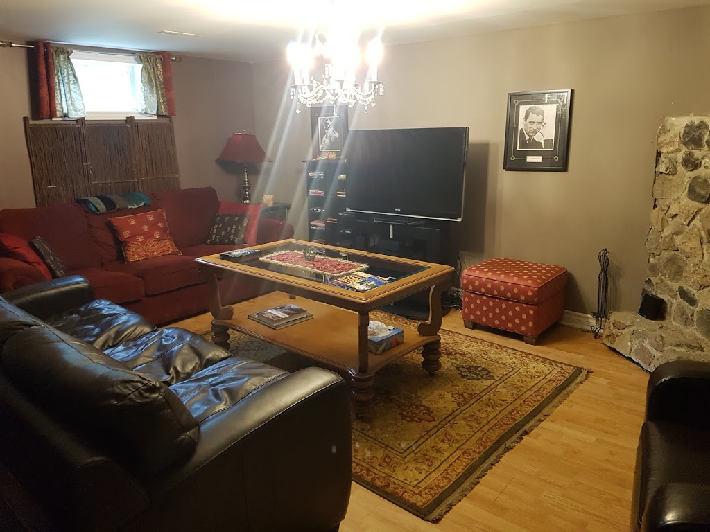 The Findlay House | 29 Findlay Dr, Collingwood, ON L9Y 0G6, Canada | Phone: (705) 441-2235