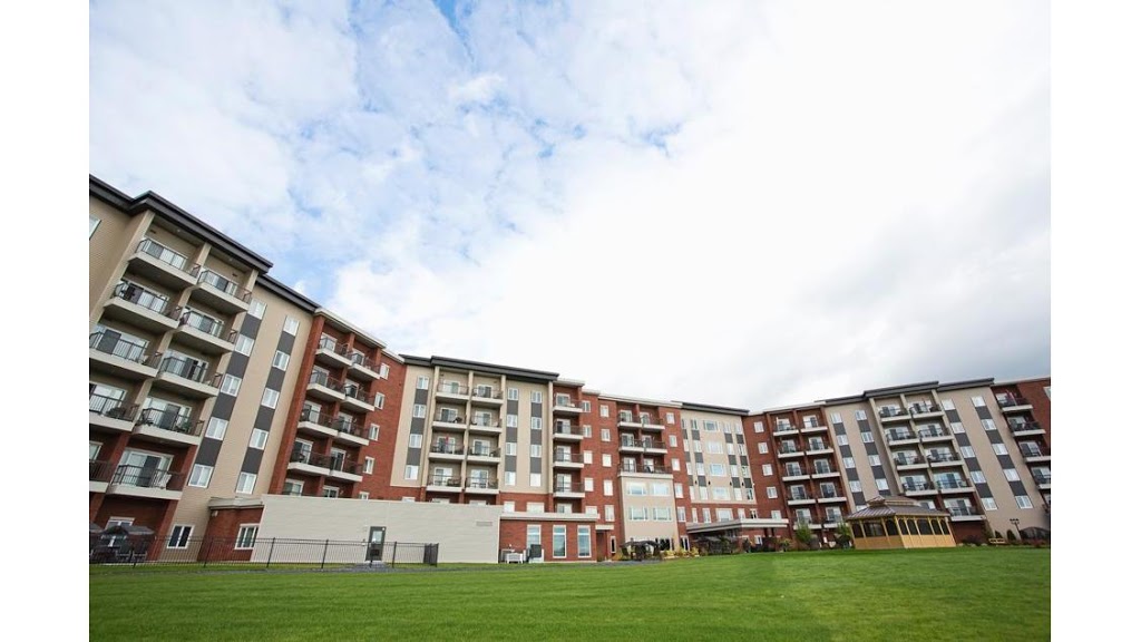 Le Manoir du Quartier | 8080 5e Ave, Saint-Georges, QC G5Y 0G3, Canada | Phone: (418) 227-8080