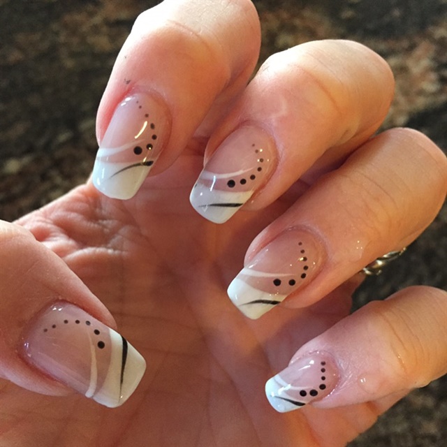 Helen Nail and Spa Oakville | 1534 Queensbury Crescent #5, Oakville, ON L6H 4G5, Canada | Phone: (905) 618-0268
