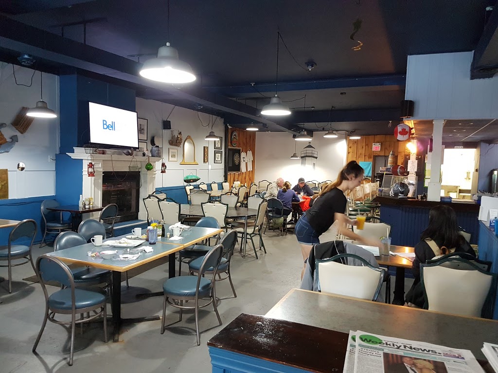The Lighthouse Restaurant And Pub | 36 Robinson St, Port Burwell, ON N0J 1T0, Canada | Phone: (519) 874-4112