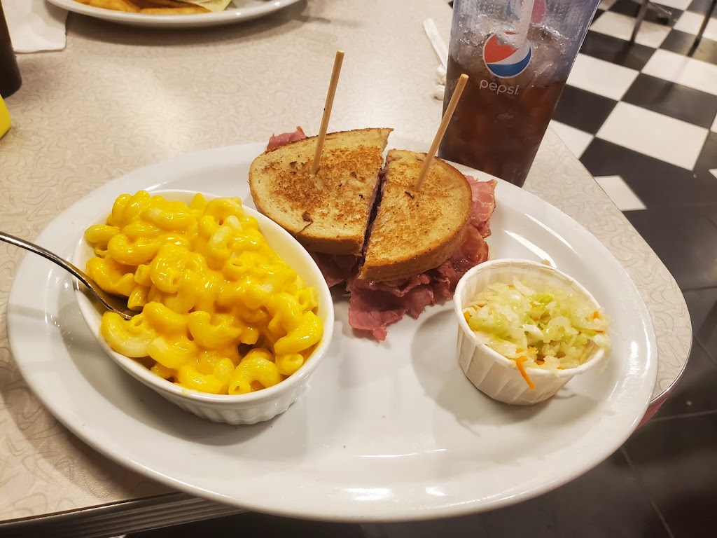 Hi Ho Diner | 3691 Walker Rd, Windsor, ON N8W 3S6, Canada | Phone: (226) 221-9555