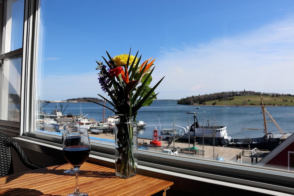 Rum Runner Inn | 66 Montague St, Lunenburg, NS B0J 2C0, Canada | Phone: (902) 634-9200