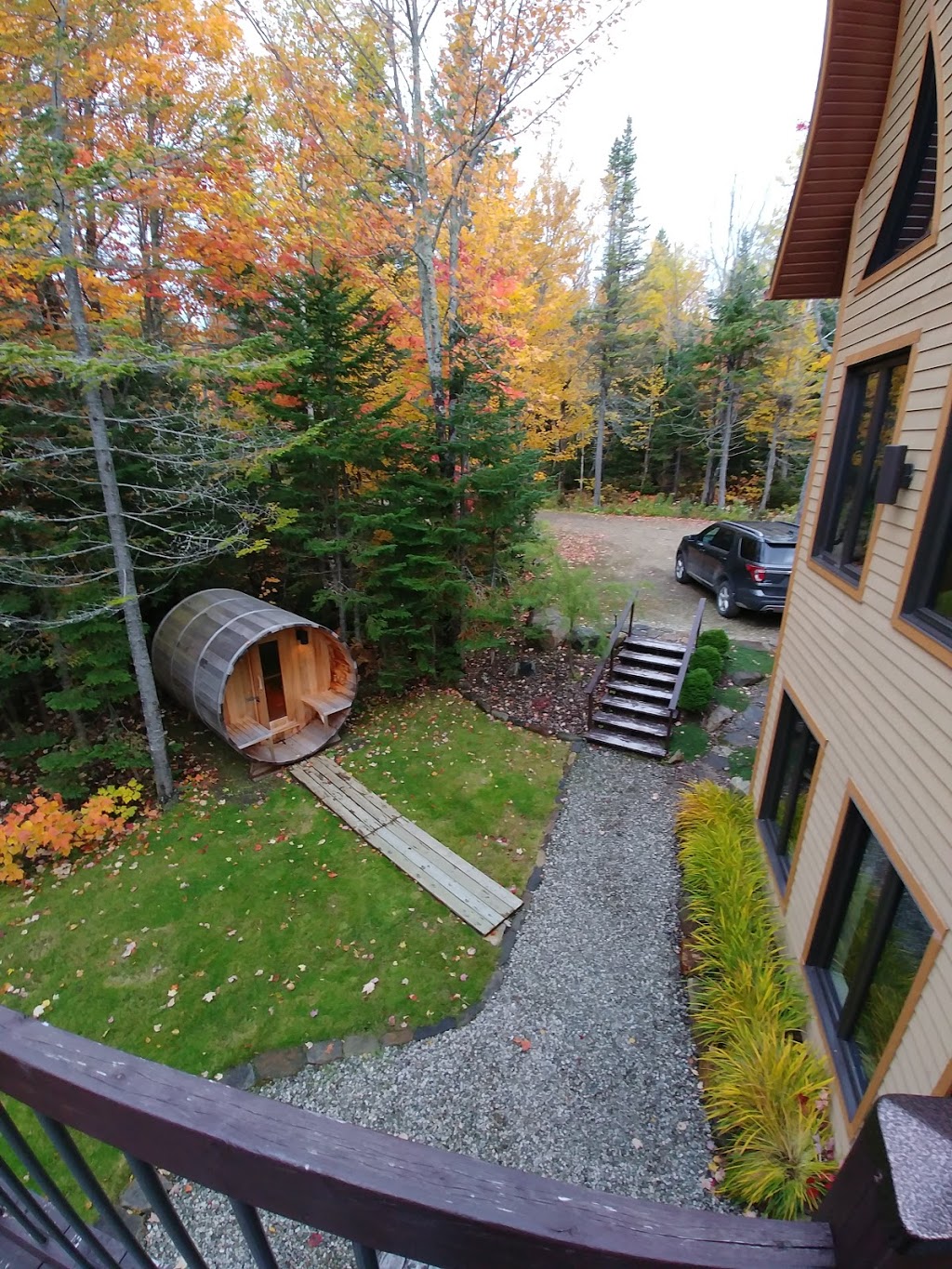 Chalet Au Grand Merisier | Petite-Rivière-Saint-François, QC G0A 2L0, Canada