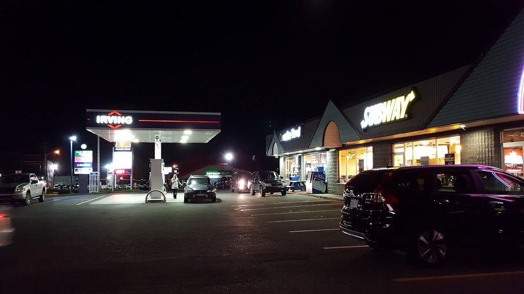 Couche-Tard | 427 Rue de la Rivière, Cowansville, QC J2K 1N4, Canada | Phone: (450) 263-0562