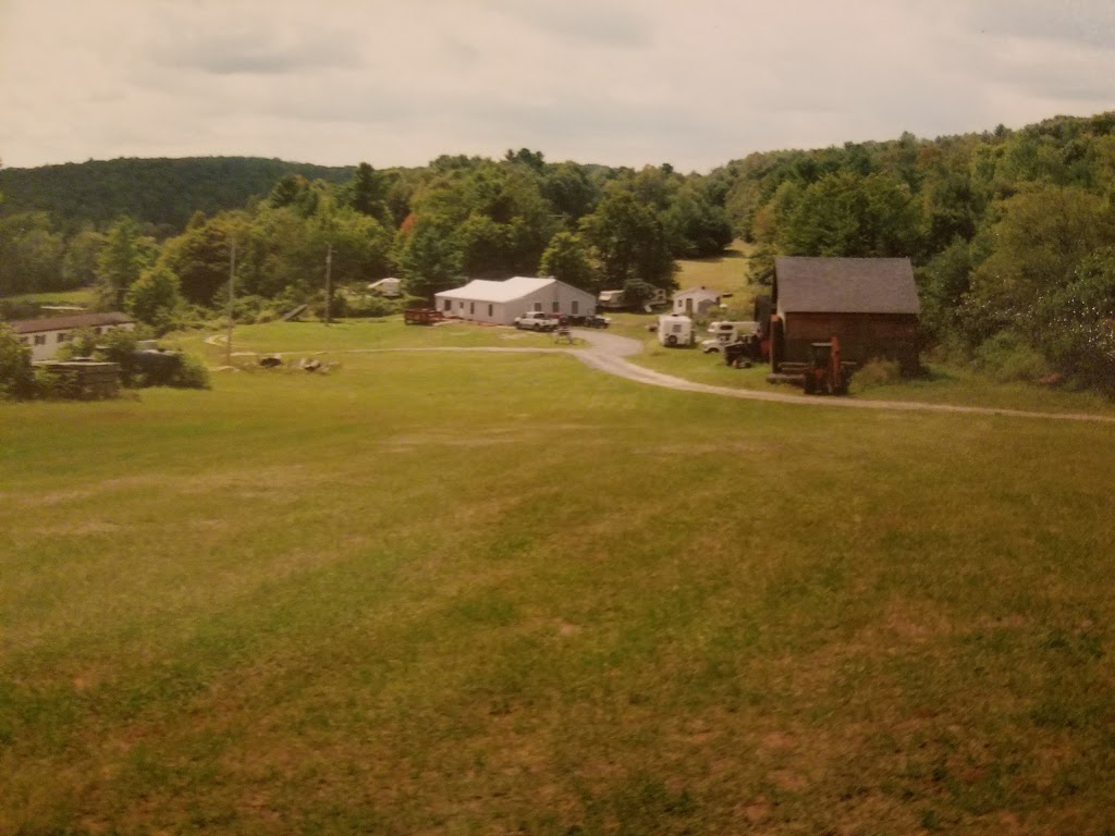 Michaels Olde Frontenac Landing | 2163 B Devil Lake Rd, Westport, ON K0G 1X0, Canada | Phone: (613) 273-5294
