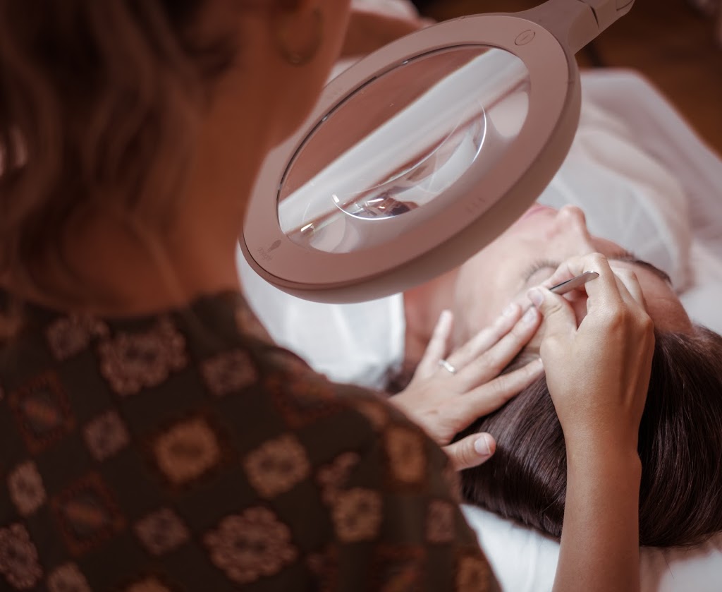Institut de beauté - AlexEsthétique | 64 Rue dOttawa, Granby, QC J2G 2R9, Canada | Phone: (579) 488-9647